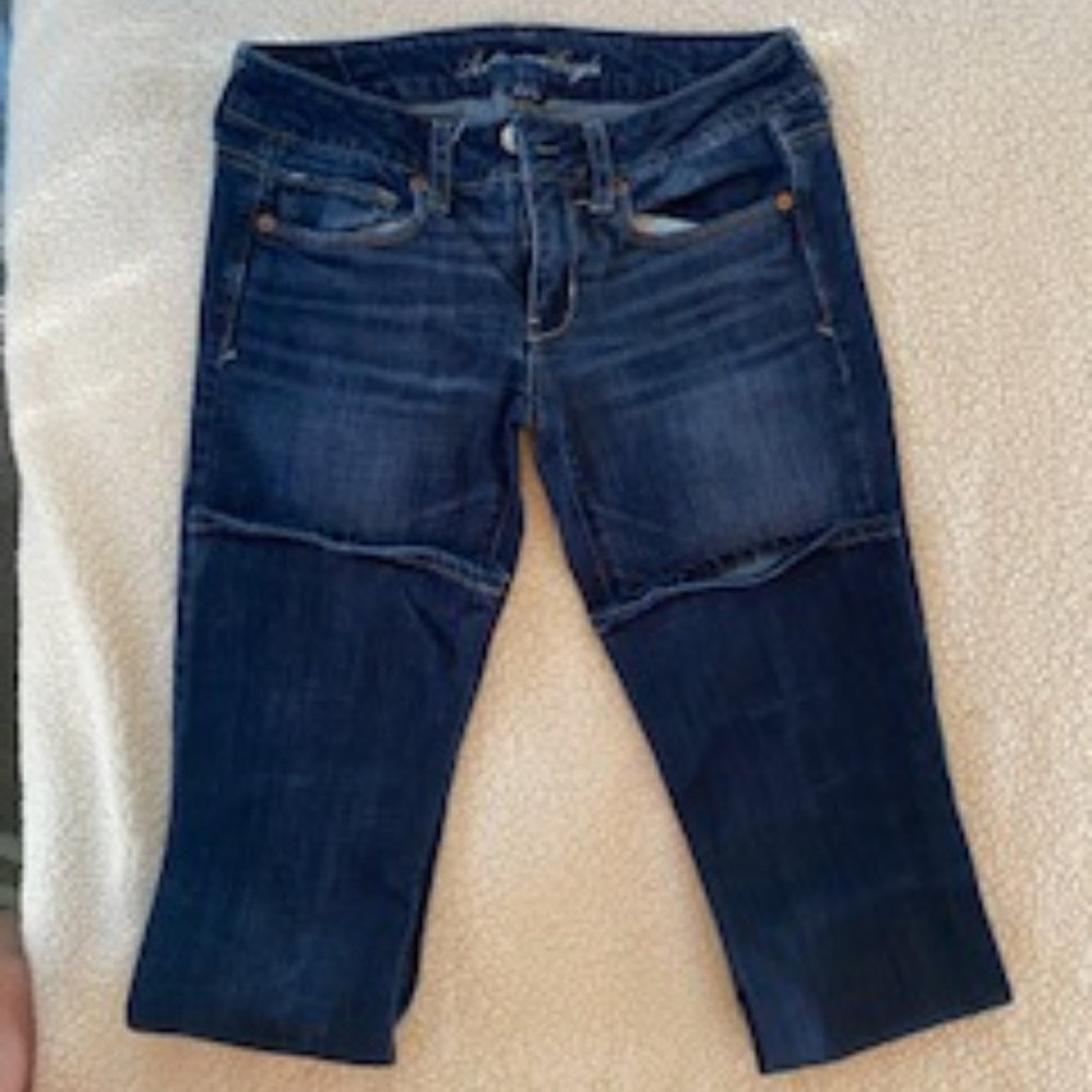 American Eagle Skinny Kick Dark denim Size 6 with Sequin detail